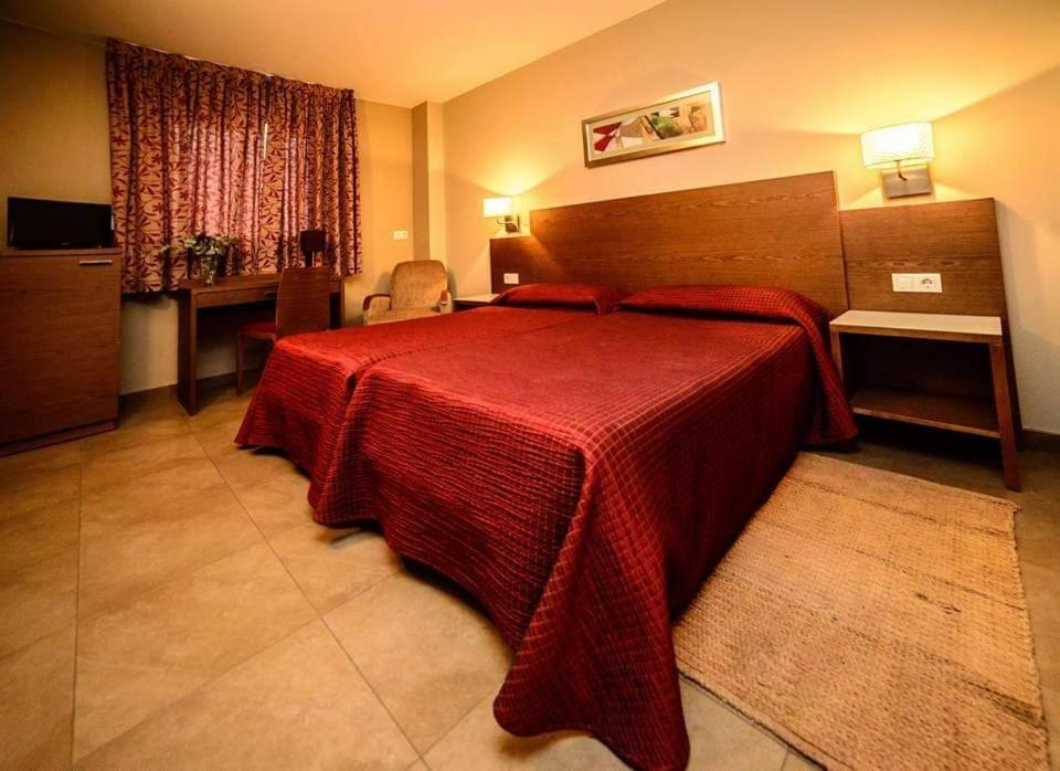 Hotel Ciutat De Carlet Екстер'єр фото